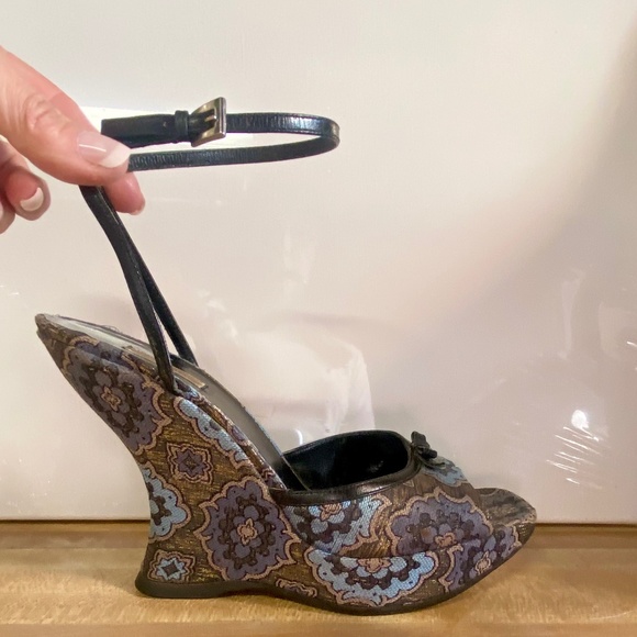 Stunning Prada Metallic Jacquard Wedges Eu 39.5 ( Eu 39 ran small) - Picture 4 of 9